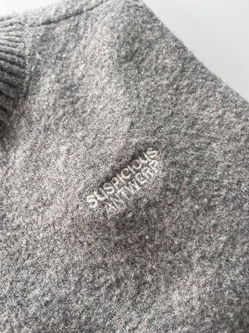 Suspicous Antwerp Knitsweater - M