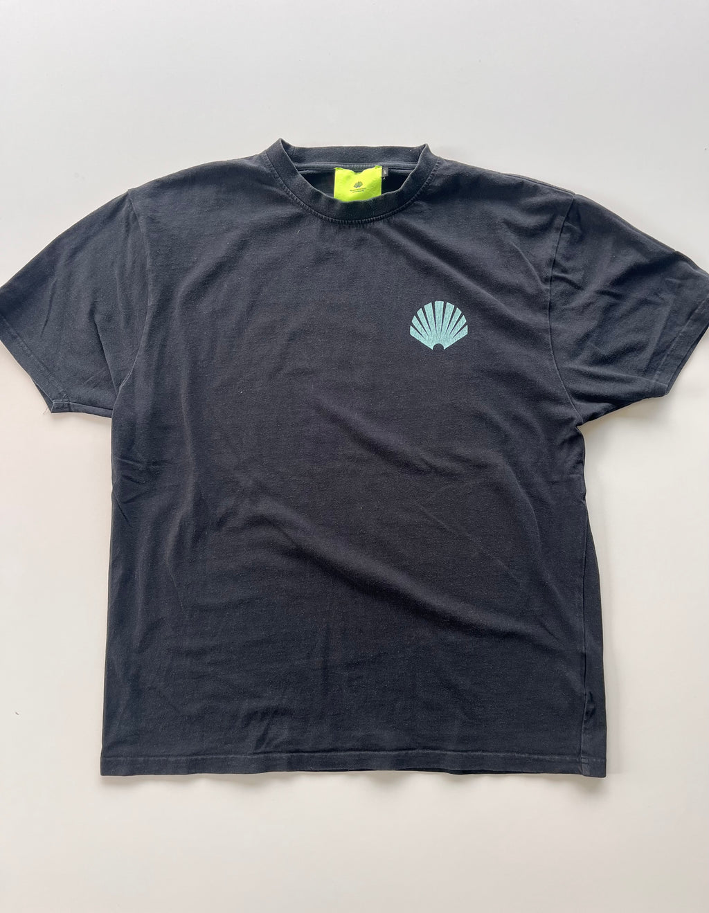 New Amsterdam Tshirt - L