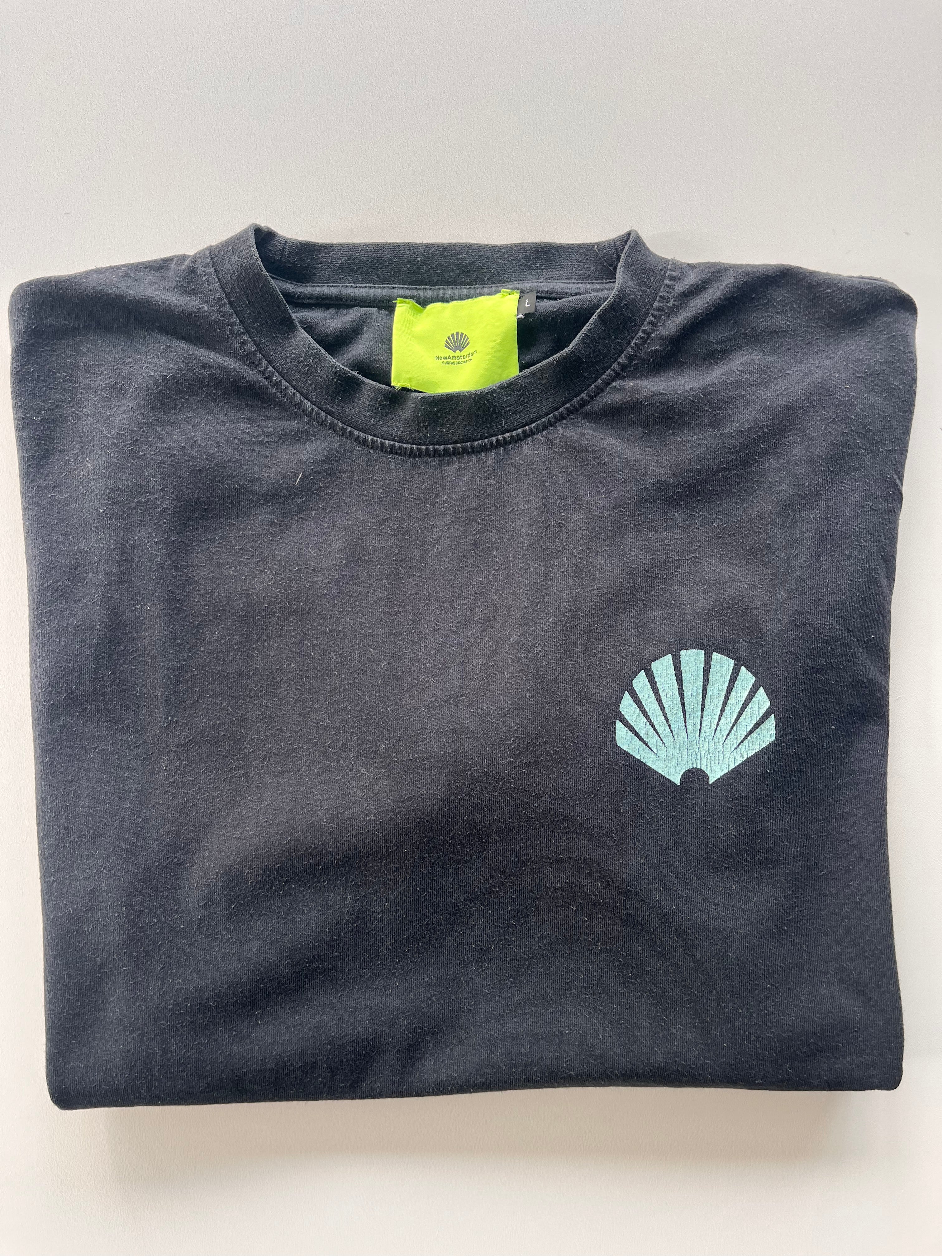 New Amsterdam Tshirt - L