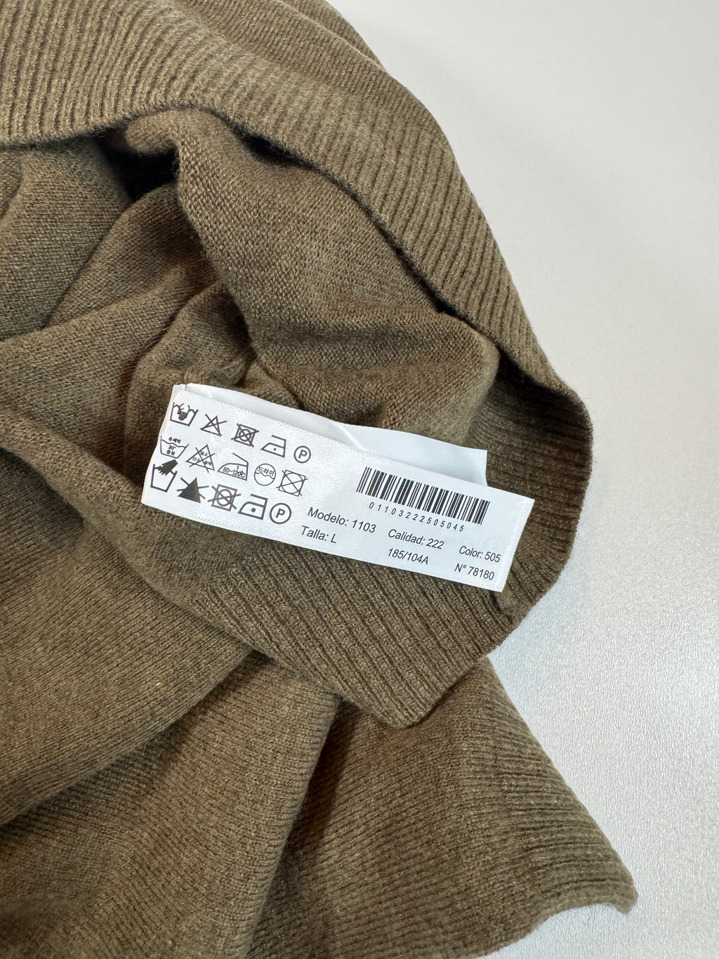 Massimo Dutti wool polosweater with V-neck L