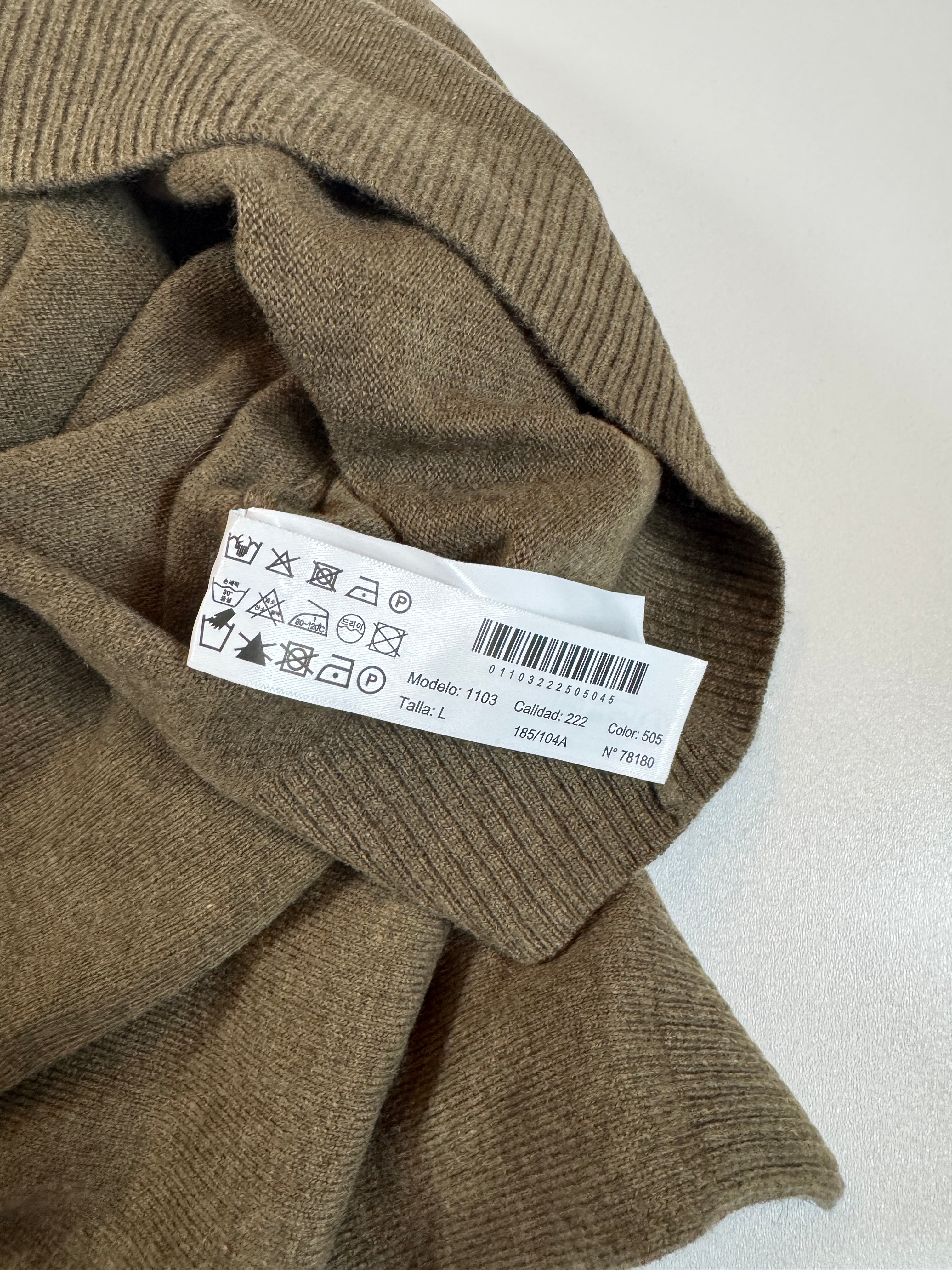 Massimo Dutti wool polosweater with V-neck L