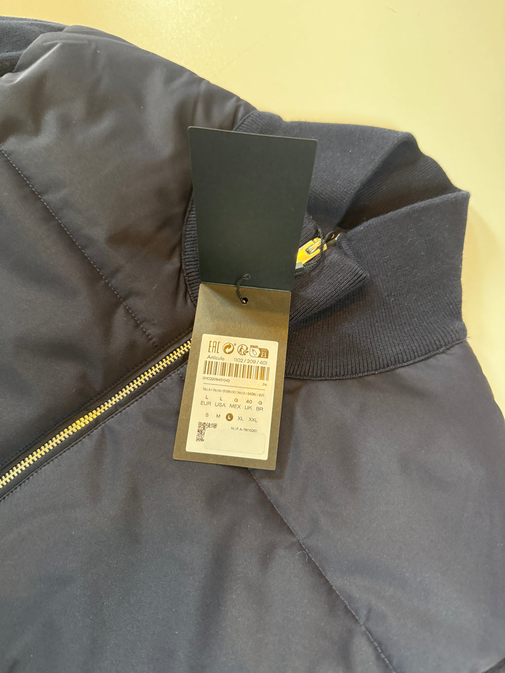 Massimo Dutti Quilted knit jacket with contrast Brand L
