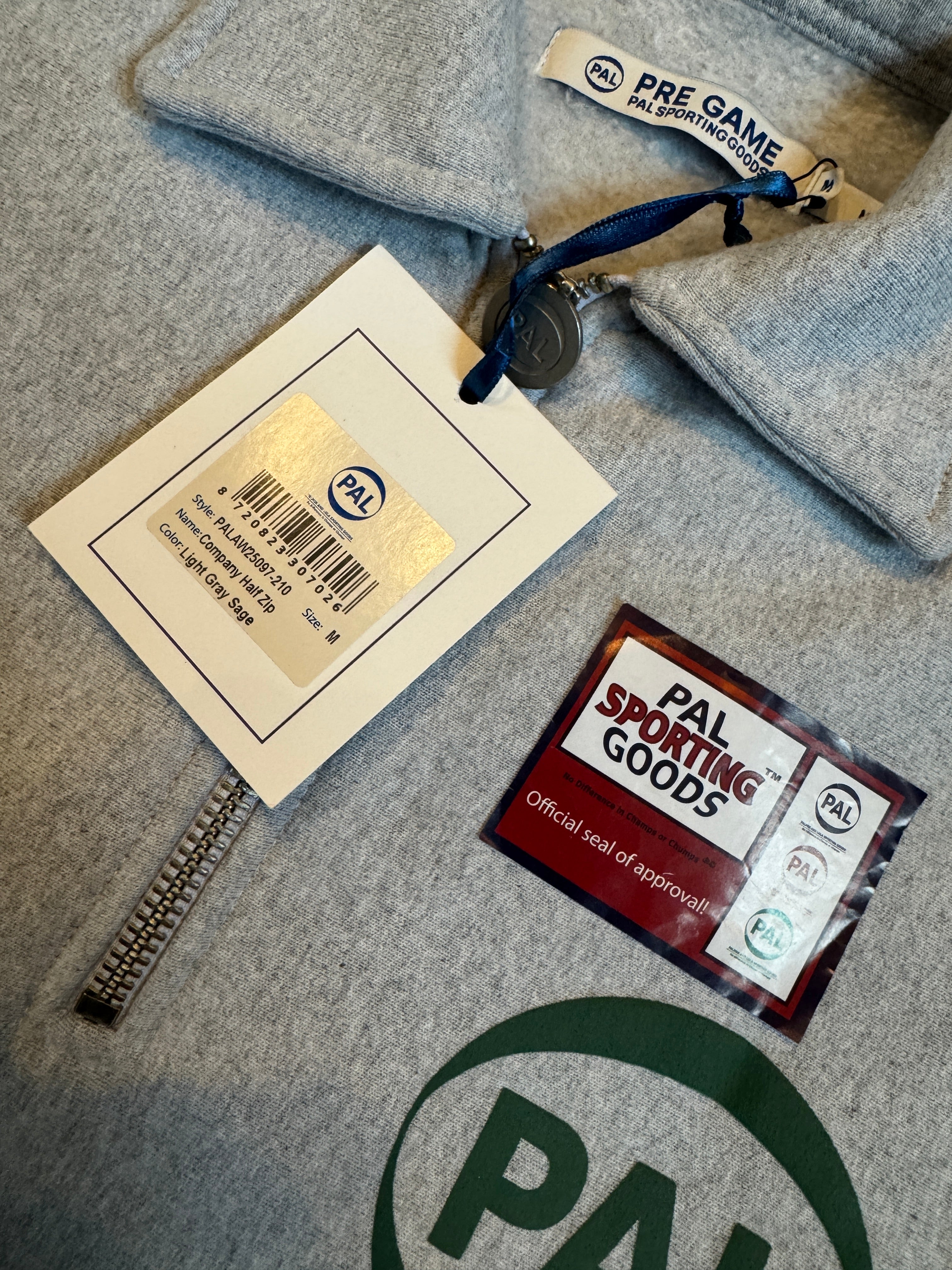 PAL sporting goods Pre Game Sweater with half zip and logo M